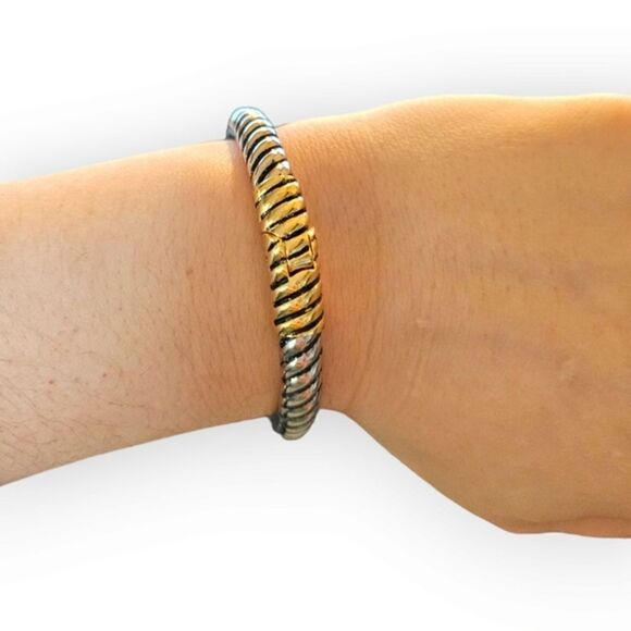 Hinged Classic Cable Cuff Pink Rhinestone End Cap Bracelet - Picture 5 of 8